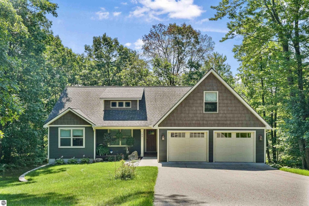 180 Hunters Ridge, Cadillac