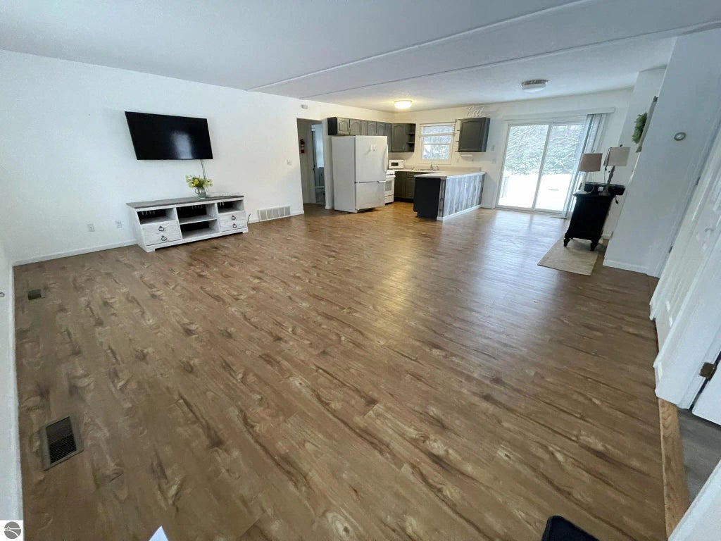 10511 Lake Of The Woods Road, Mancelona