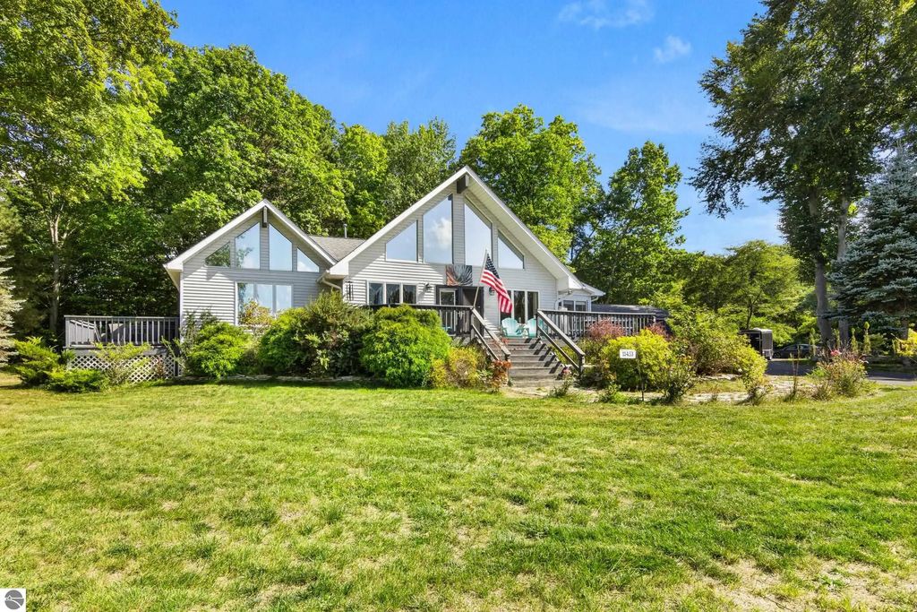 11453 S East Torch Lake Drive, Alden