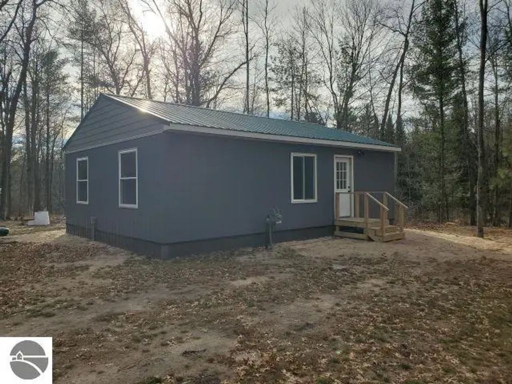 2030 George Street, Prescott