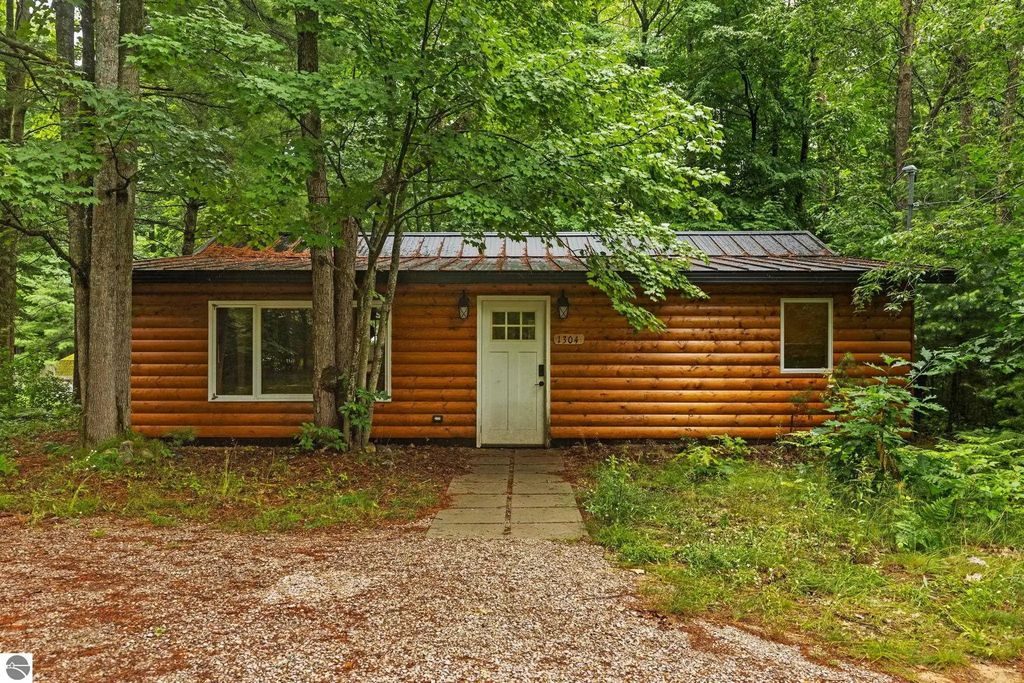 1304 Poplar Drive, Ne, Kalkaska