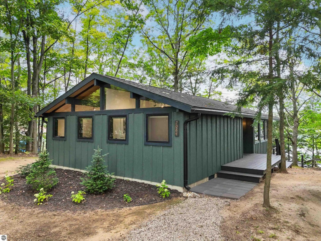 7084 Little Twin Lake Road Ne, Mancelona