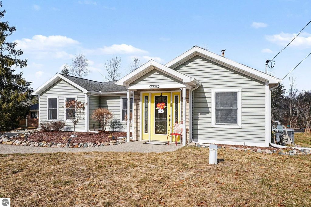 6396 Otter Trail, Alger