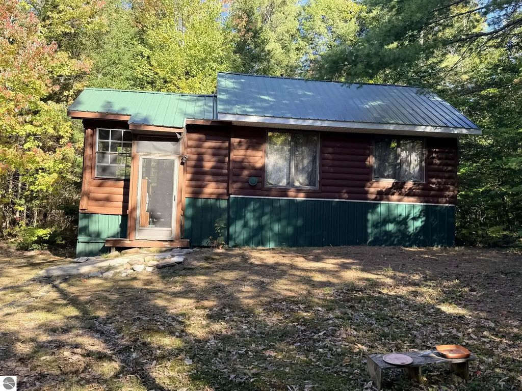 1690 Tower Road, Newberry