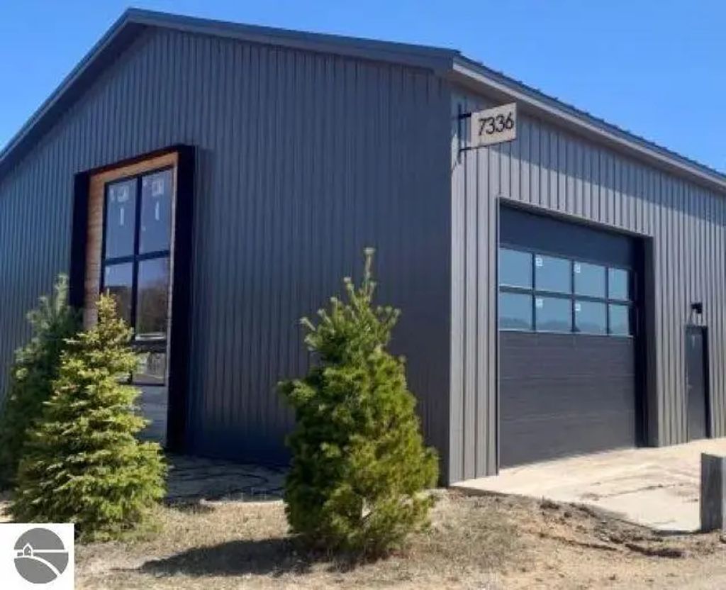 7334 E Duck Lake Road 4, Lake Leelanau