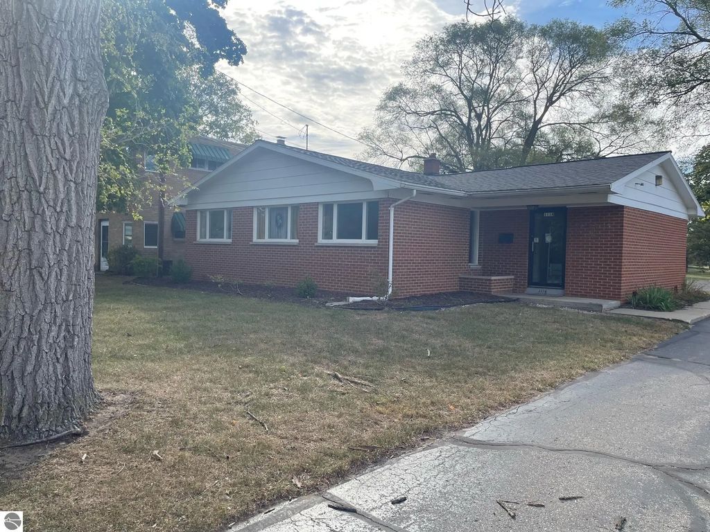 1114 E Chippewa Street, Mt Pleasant