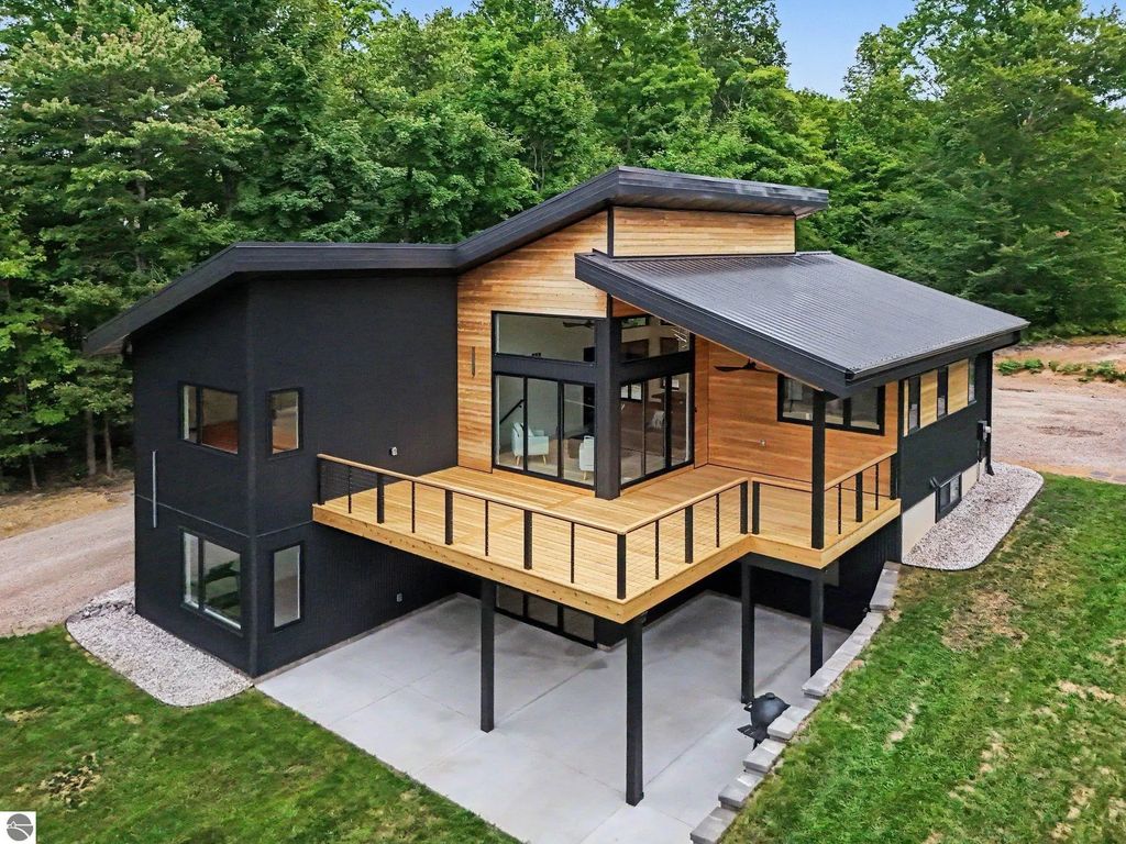 5228 Hanna Road, Williamsburg