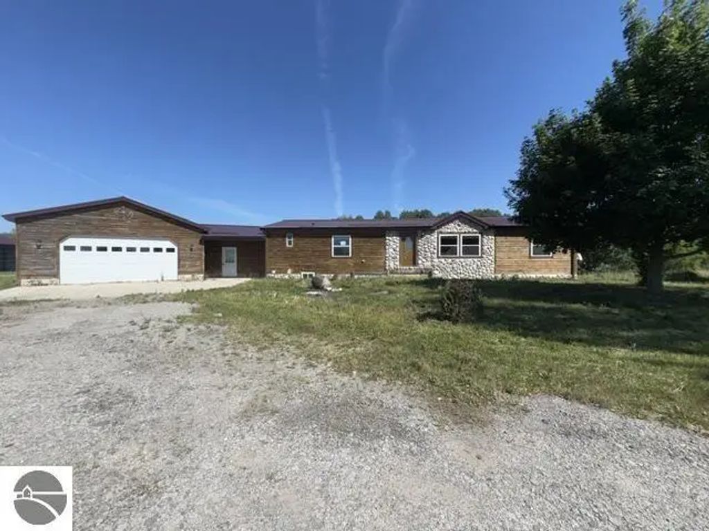 4550 S Darr Road, Scottville