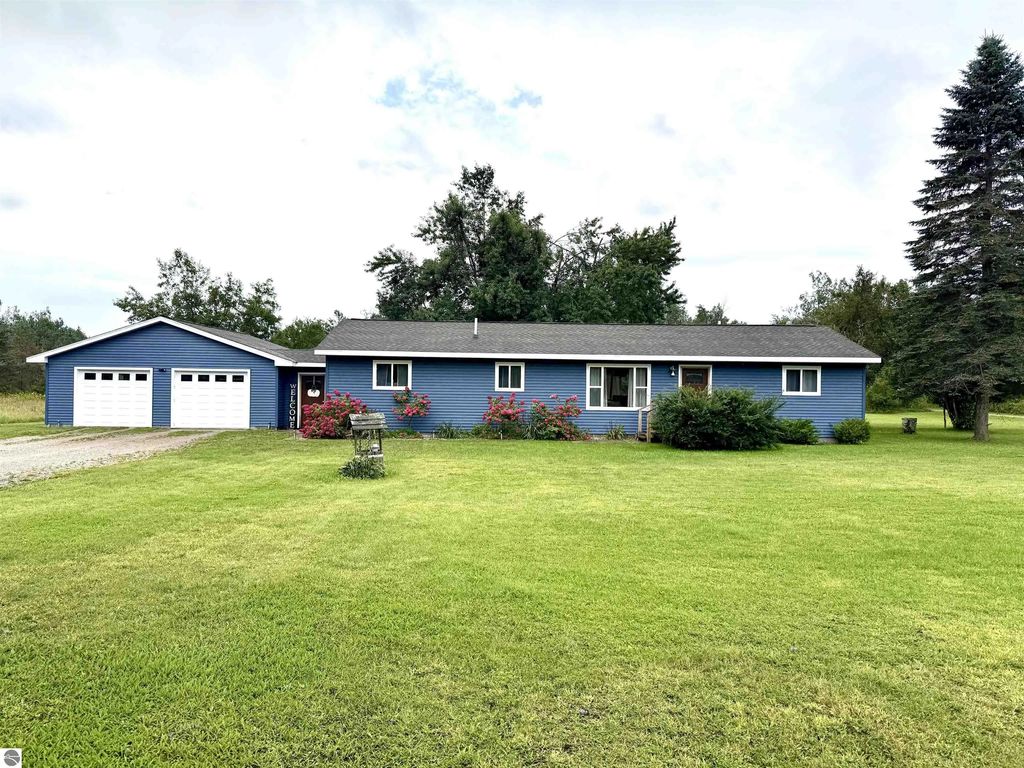 657 Laperell Road, Cheboygan