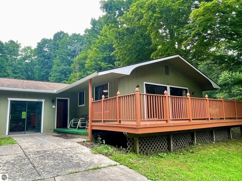 9694 Circle Drive, Ellsworth