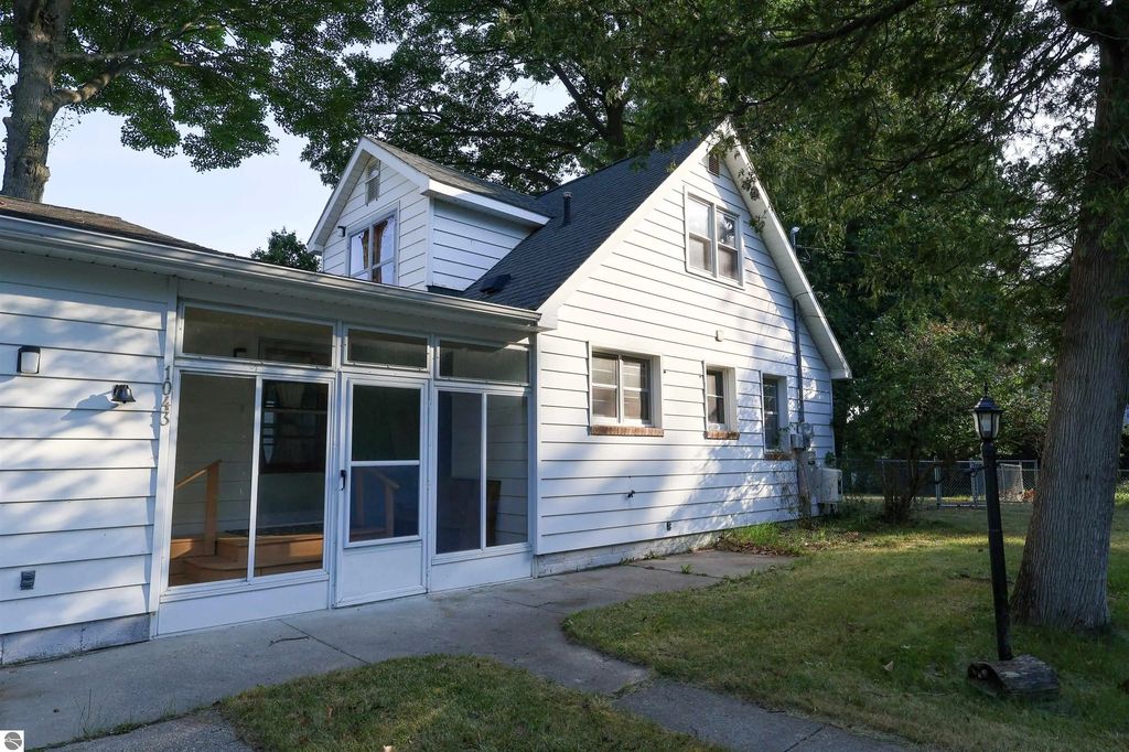 1043 Cranberry Pike, East Tawas
