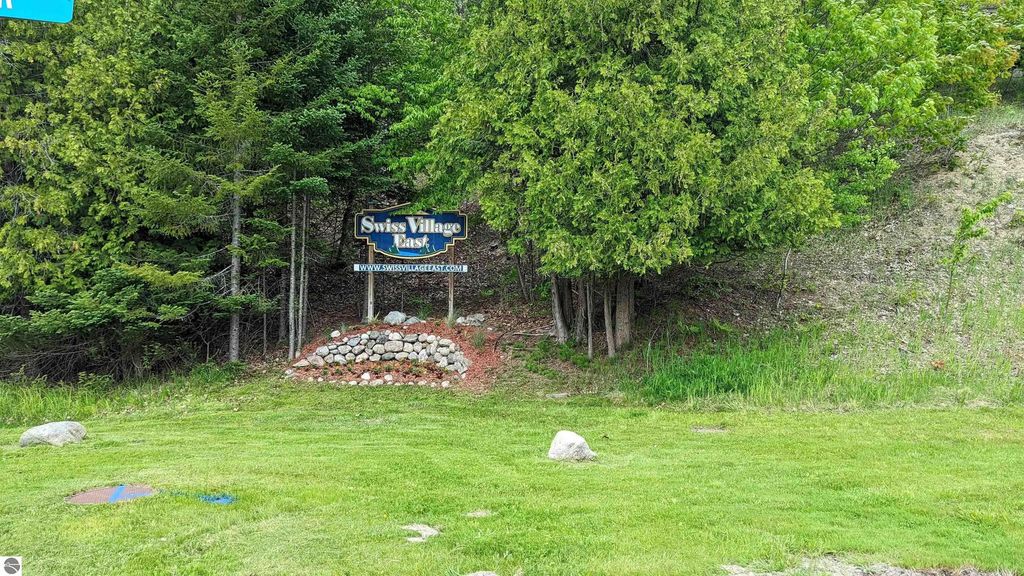 Lot 320,321 Swiss Village, Bellaire