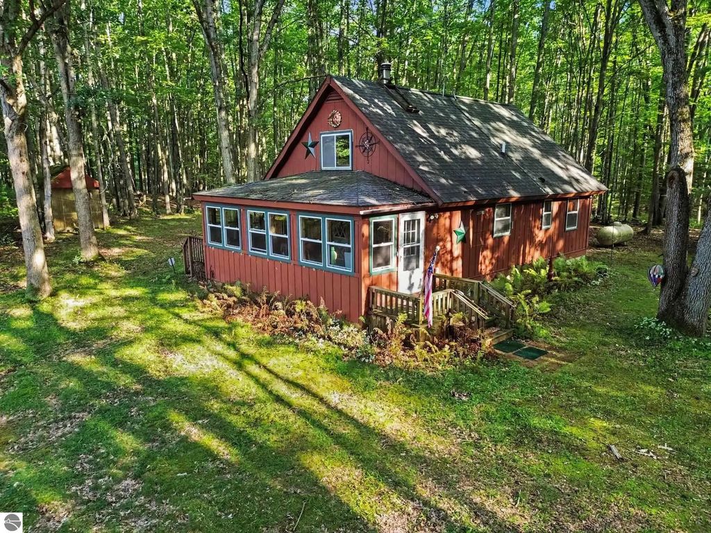 2195 National City Road, Hale