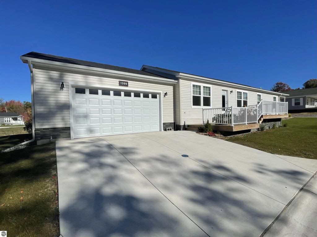 1399 New Horizons Trail, Traverse City