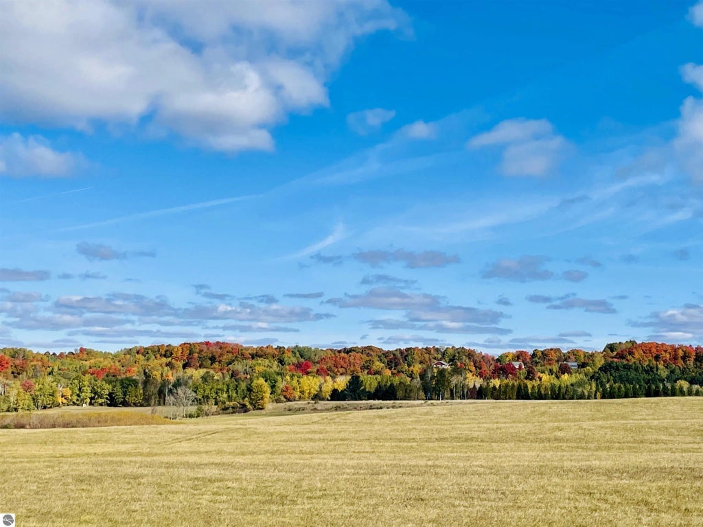 Zawora Road, Kewadin
