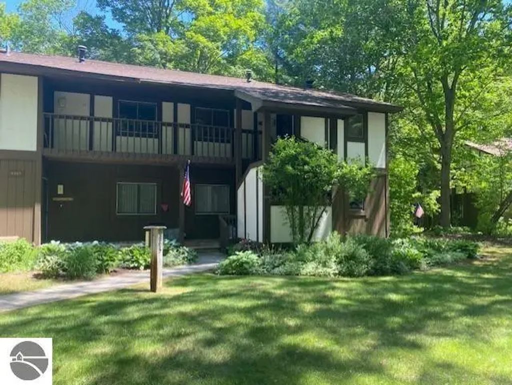 6865 Pinebrook Drive #10, Bellaire