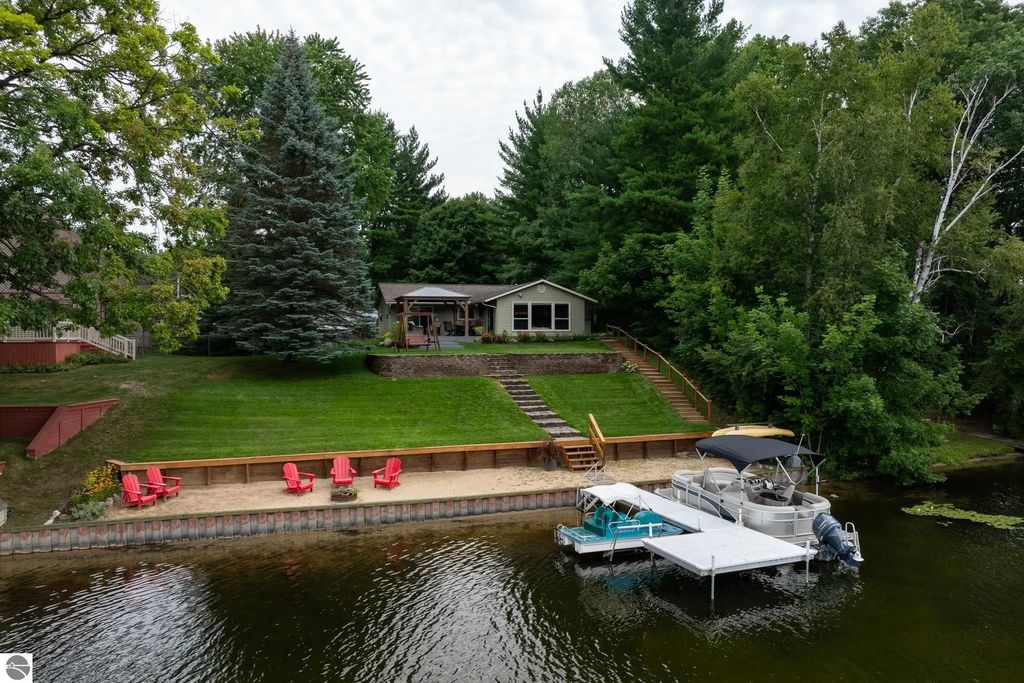 2748 Lone Pine Road, Farwell