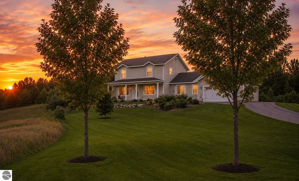 834 Shamrock Lane, Traverse City