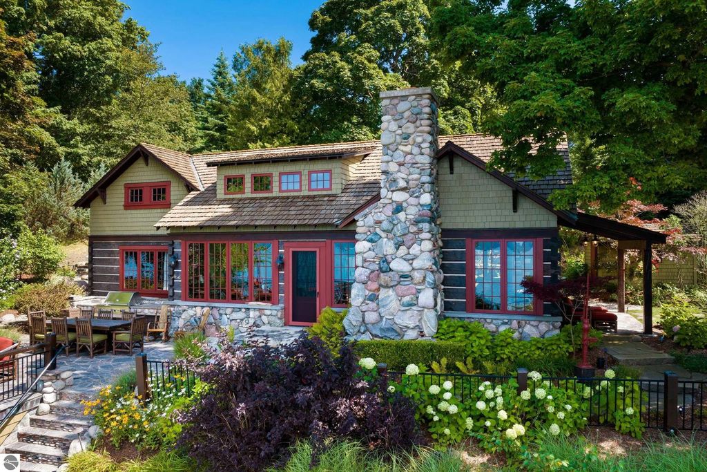 4719 Ne Torch Lake Drive, Central Lake