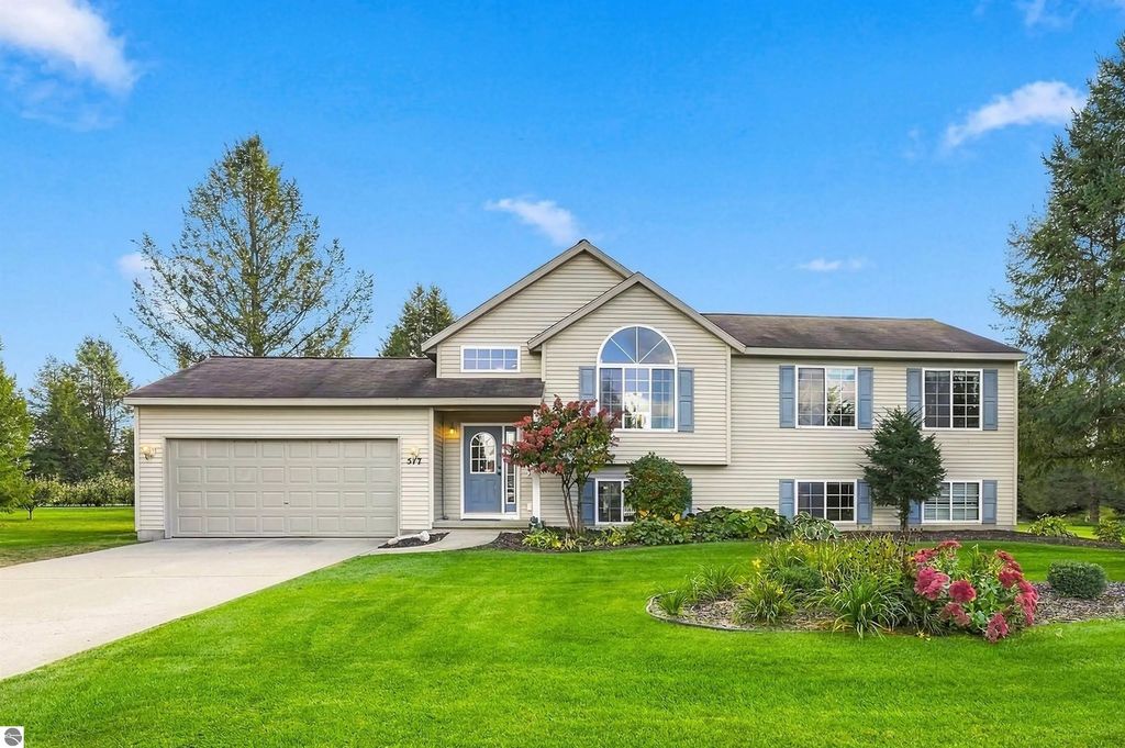577 Strohm Road, Traverse City