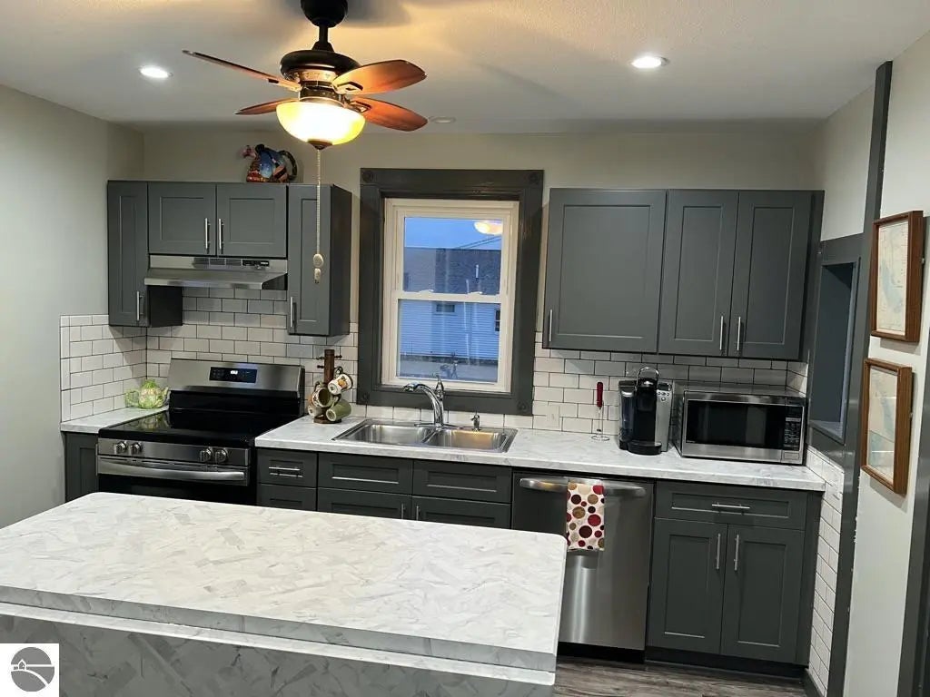 8106 W State Street, Central Lake