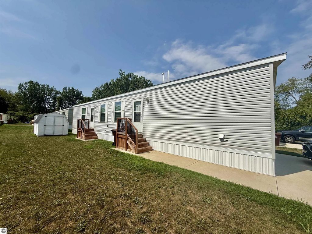 1062 Jefferson Court, Mt Pleasant