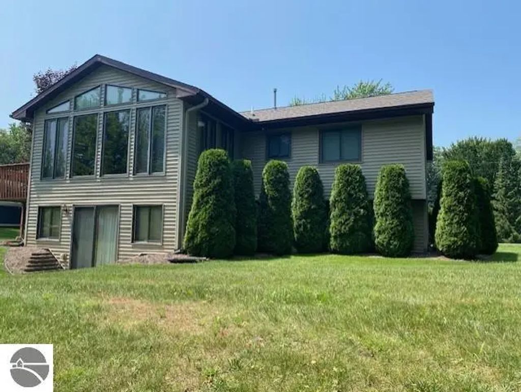 6845 W Harbor Drive, Elk Rapids
