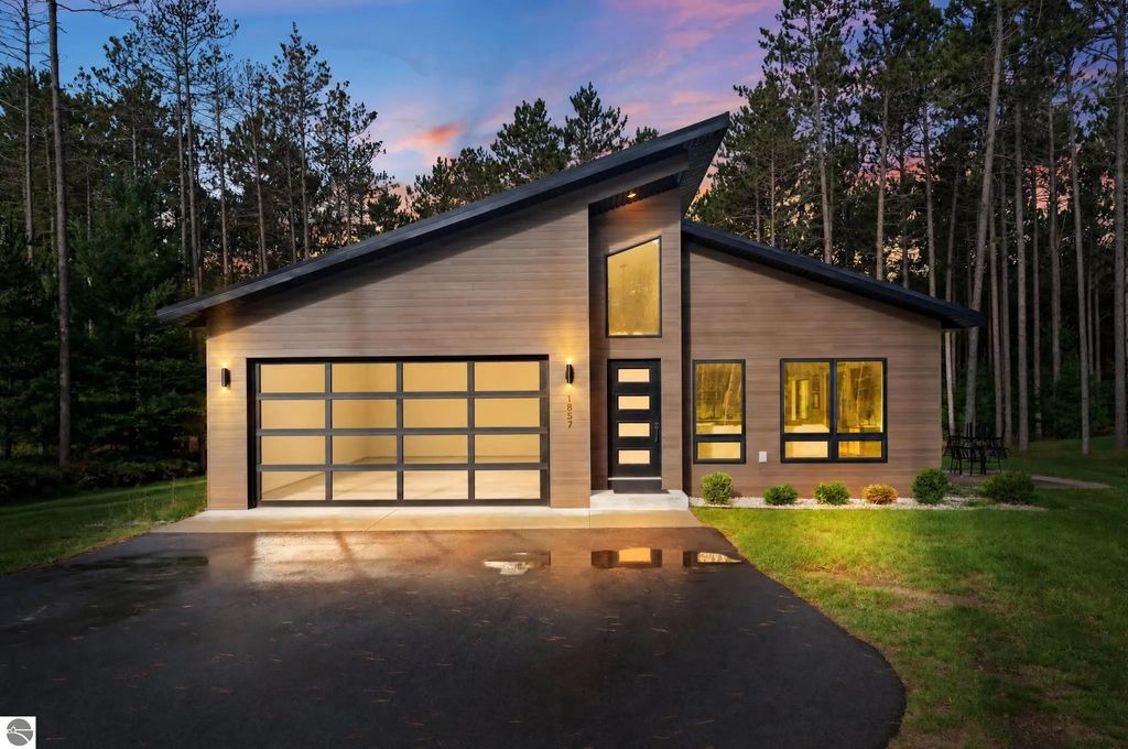 1857 Cascade Trail, Traverse City