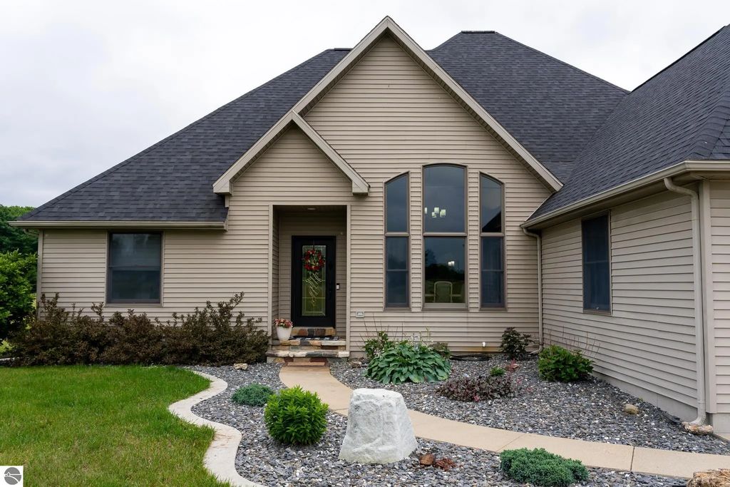 7667 W Pickard Road, Mt Pleasant