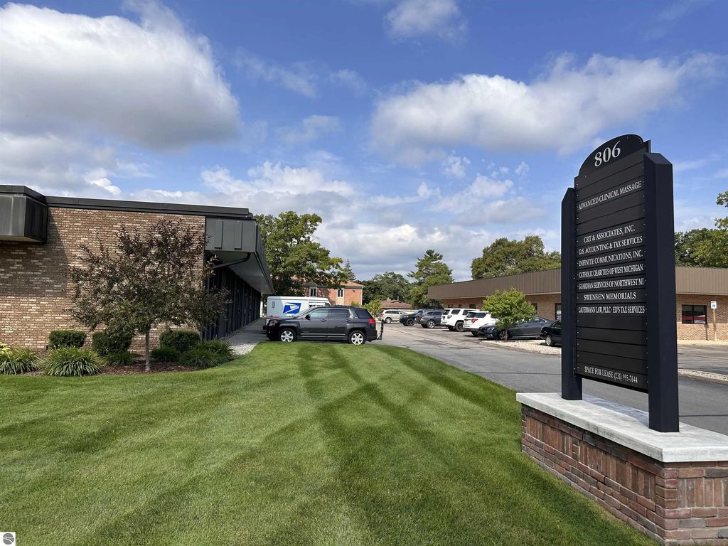 806 Hastings Street S, Traverse City