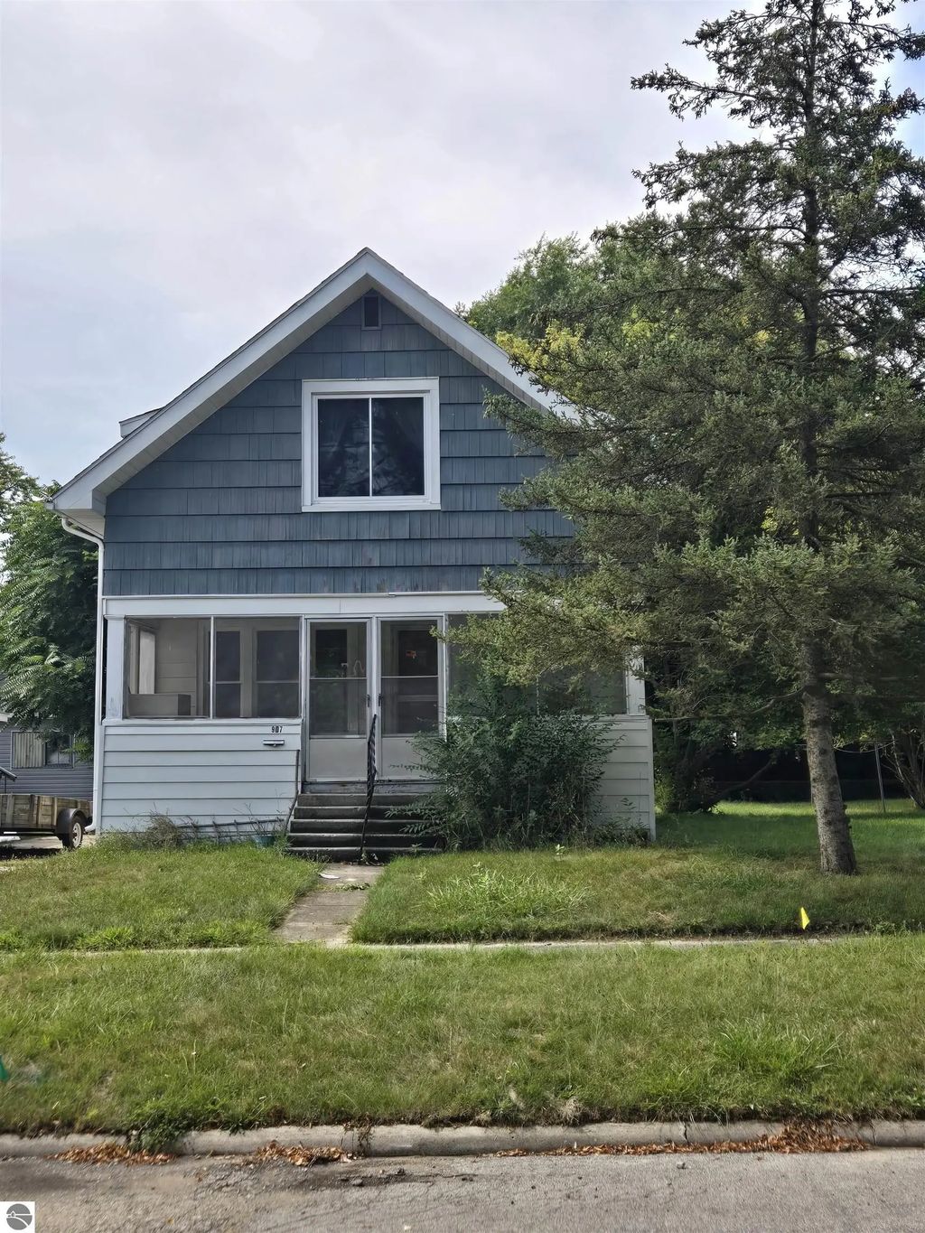 907 N Court Avenue, Alma