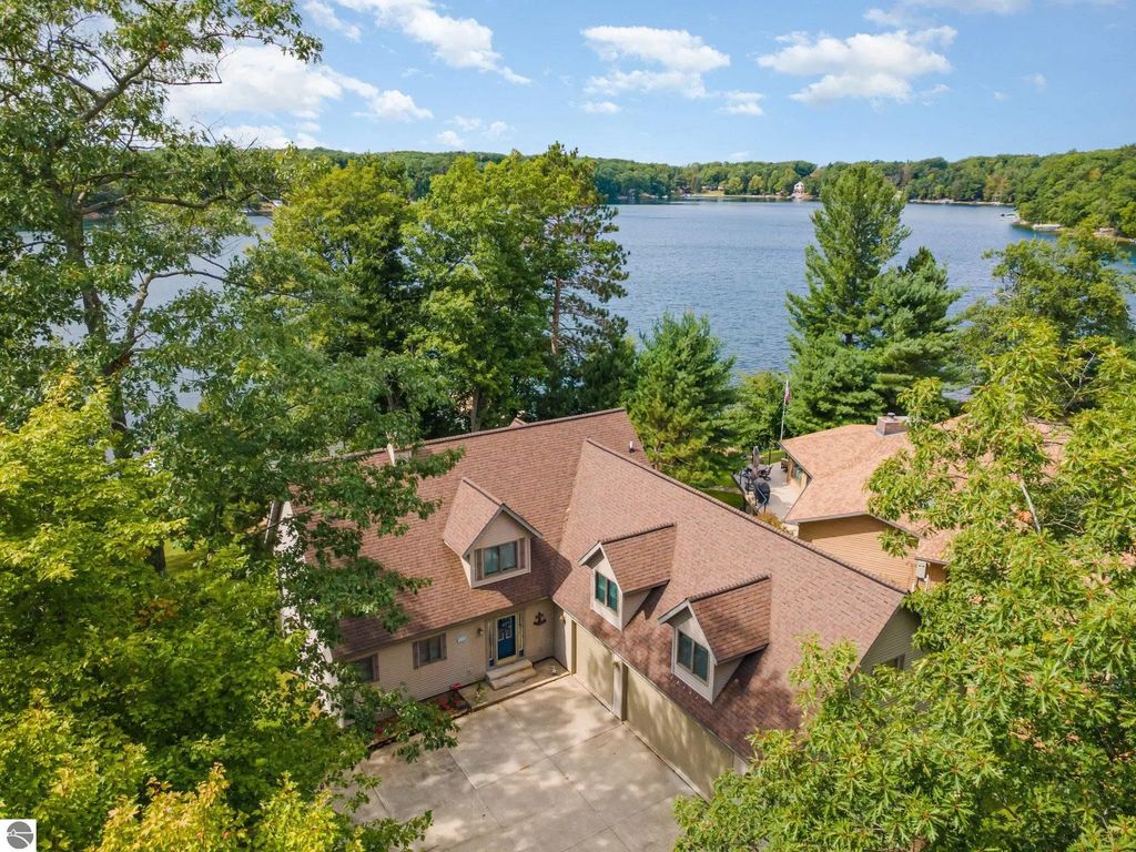 5685 Shirley Ann Drive, Harrison