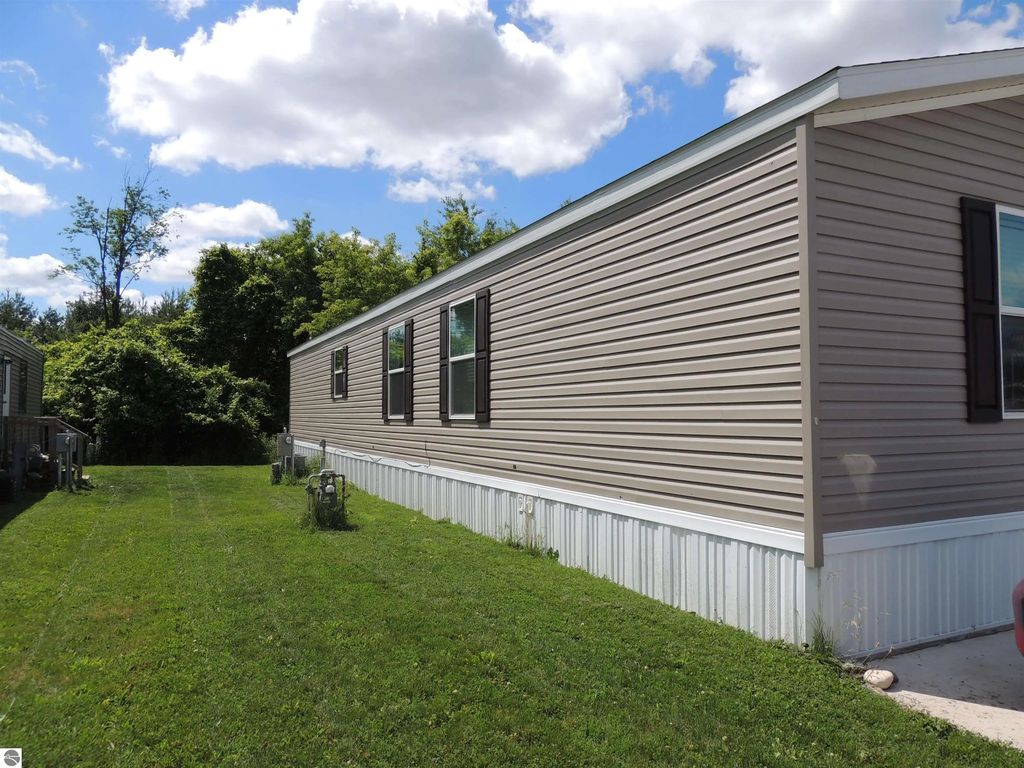 1082 Hemlock Drive, Mt Pleasant