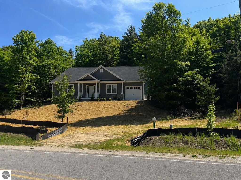 Unit 6 E Hoxie Road, Cedar