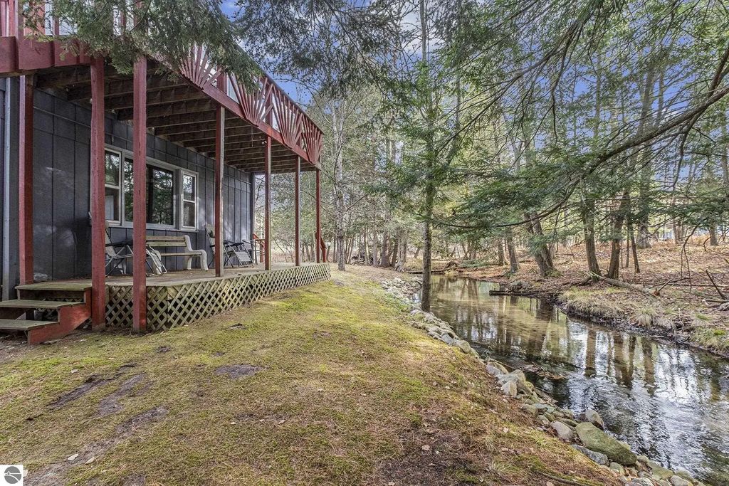 5489 S Kings Highway, Chase