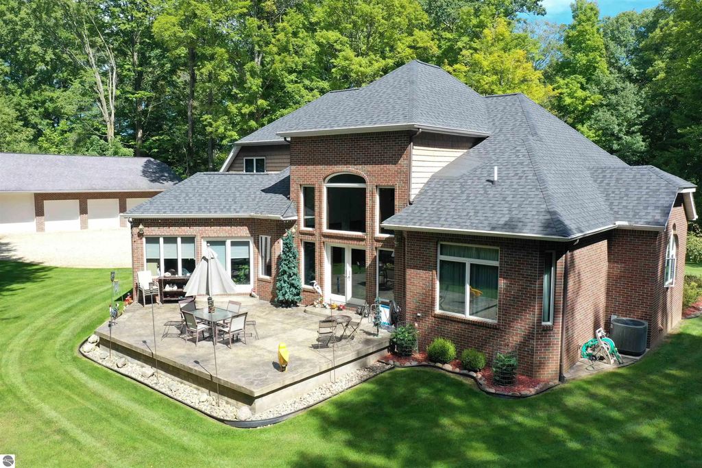 2902 S M-30, West Branch
