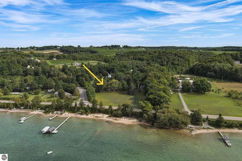 1996 Island View Road, Traverse City