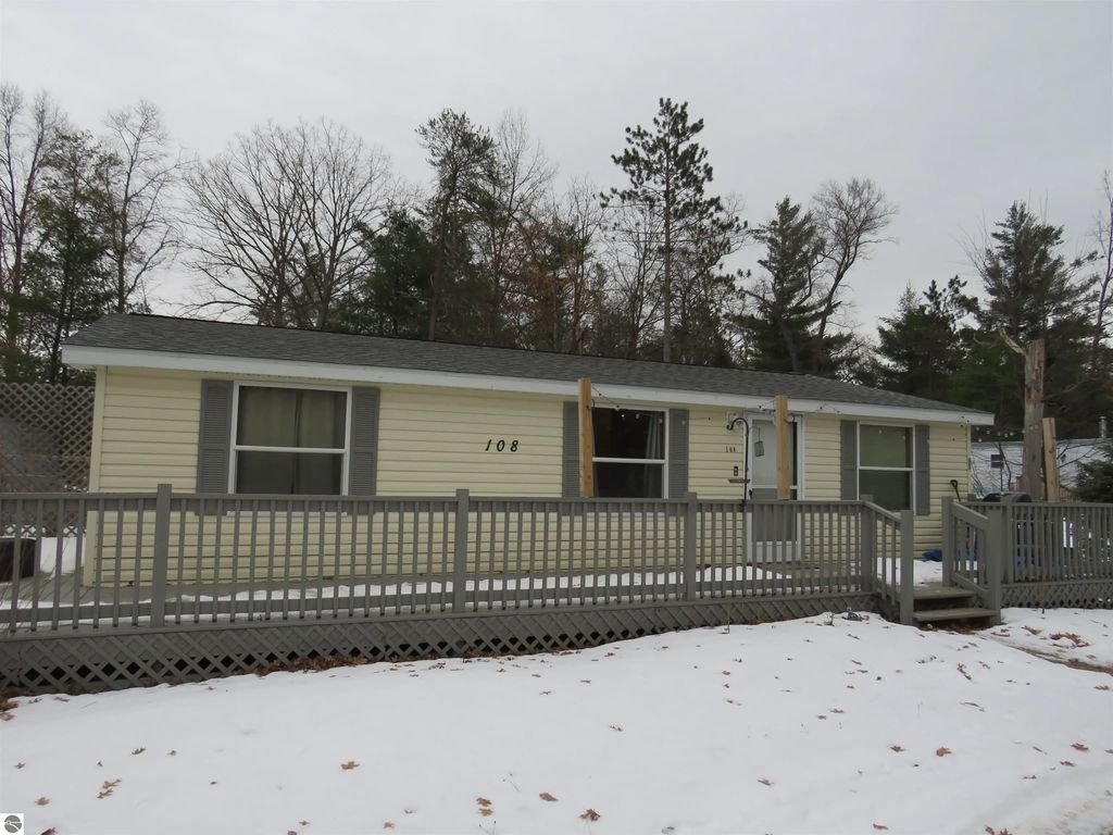 108 Arrowwood, Prudenville