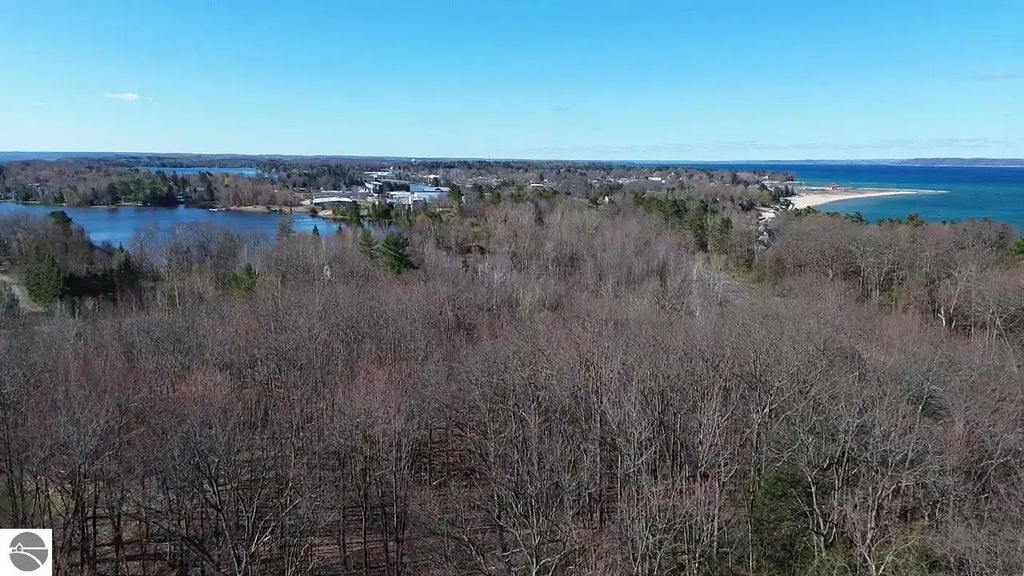 8204 Partridge Woods, Elk Rapids