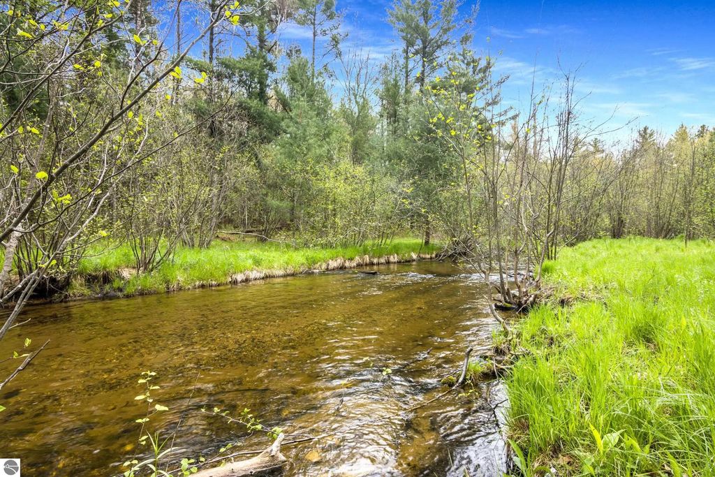 6233 Jesses Trail, South Boardman