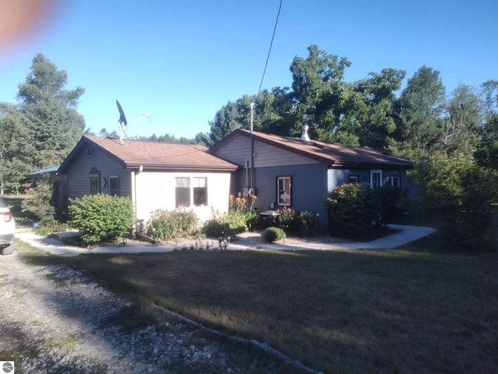 1831 Kitchen Road, Whittemore
