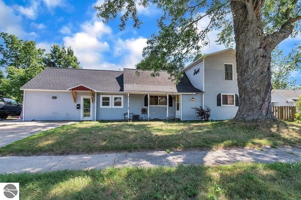 817 Walnut Street, Cadillac