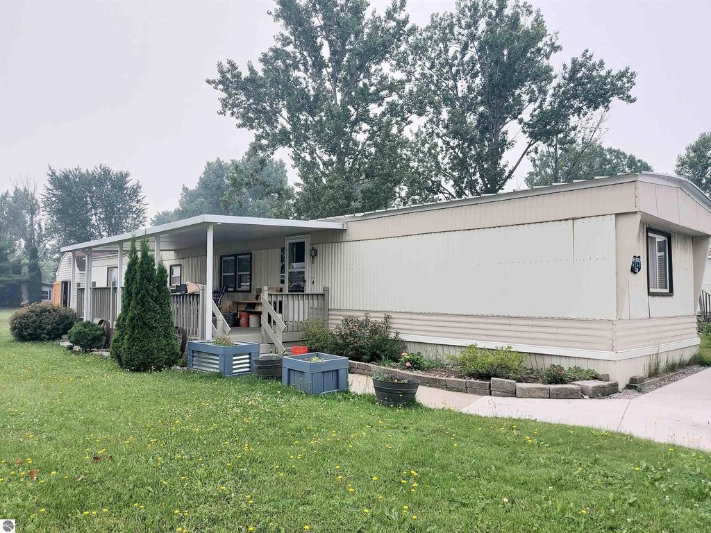 4248 Daffodil Circle, Traverse City