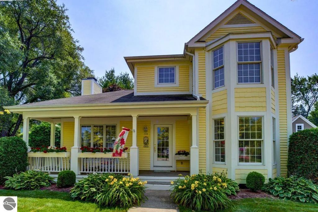 723 Lake Park Drive, Boyne City