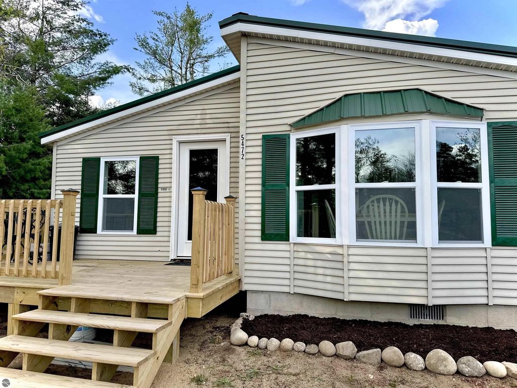 5472 Clubhouse Trail, Gaylord