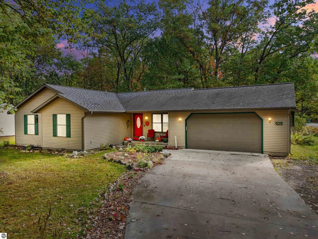 105 Marigold Lane, Houghton Lake