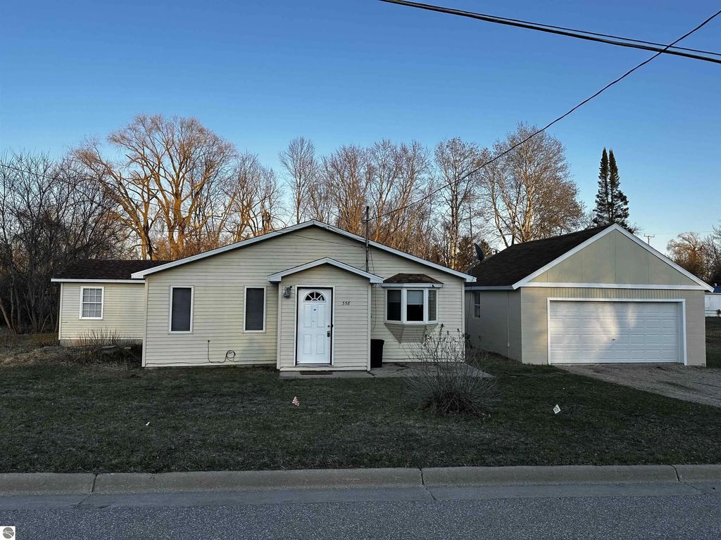 358 N Corning Street, Farwell