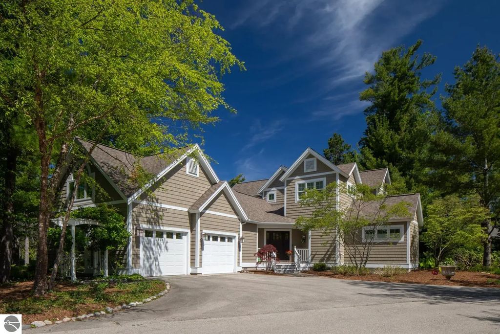 3 Crystal Bend, Glen Arbor