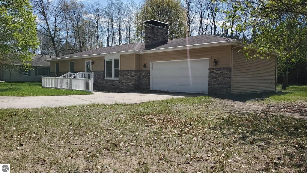 15801 Belmont Drive, Big Rapids