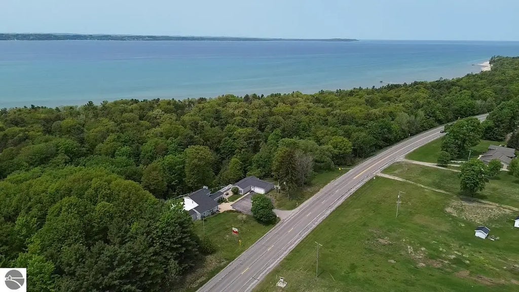 10774 S Us-31, Williamsburg